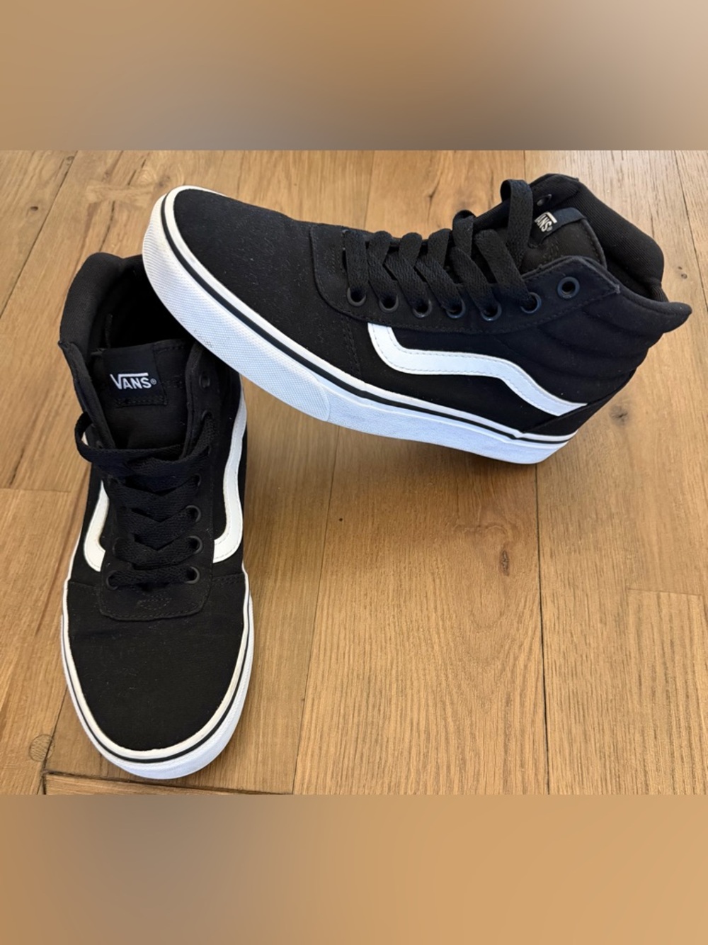 🤍🖤Vans Sk8-Hi Black/White High Top Sneakers Women’s 8.5 🤍🖤